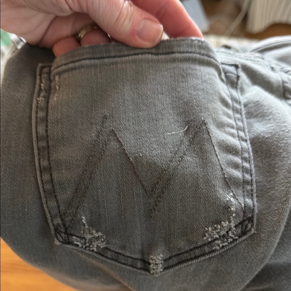 MOTHER Gray Distressed Flare size 29 Jeans Weekender Fray Last Chance Saloon - Picture 4 of 9